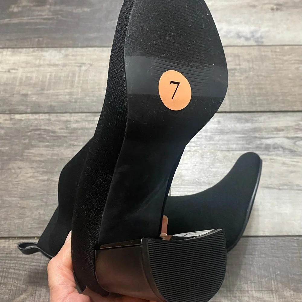 BCBGeneration Black Ankle Booties Stretch Pull On Casual Dressy Event NWOT - Picture 3 of 9